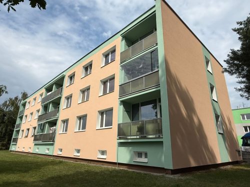 Nater-fasad-se-zarukou-SchwarzPro-10