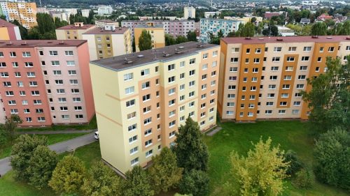 Nater-fasad-se-zarukou-SchwarzPro-9